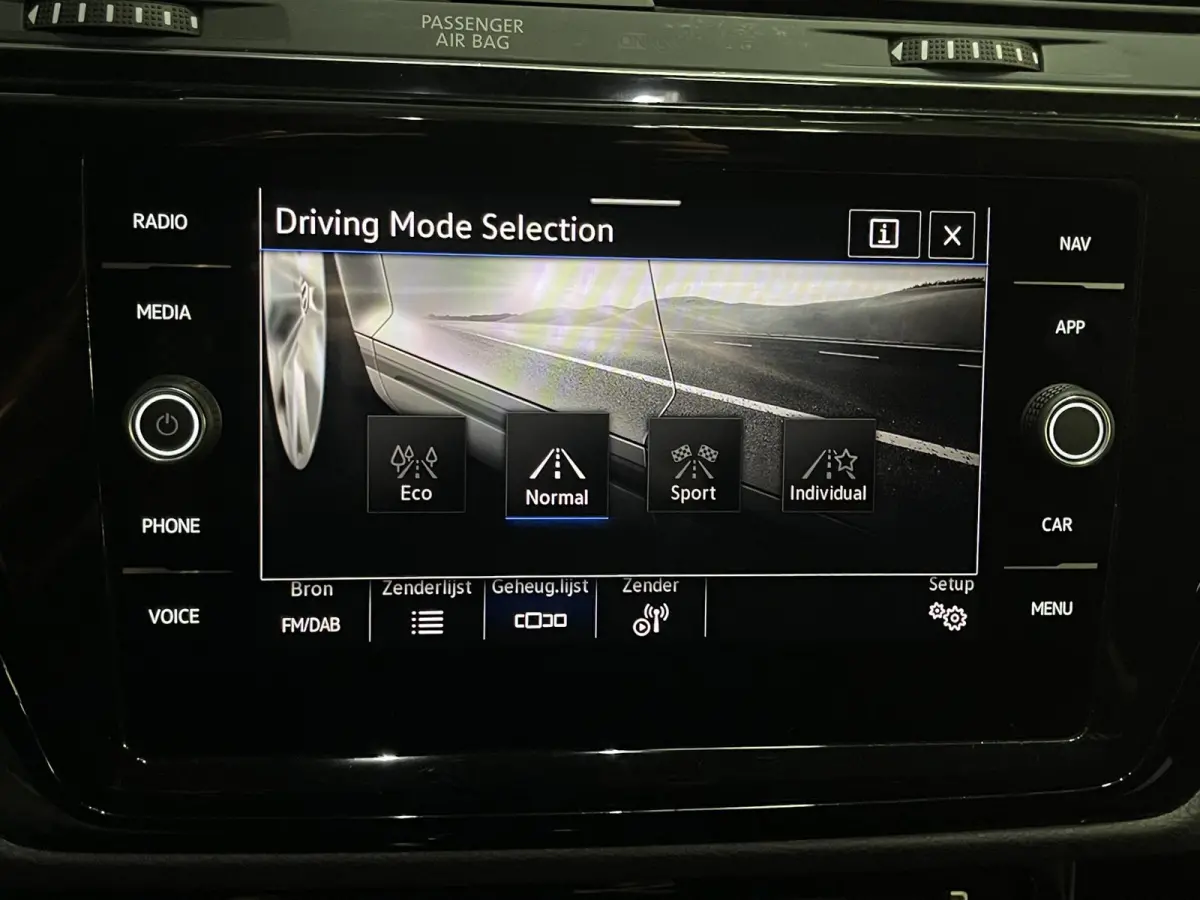 1.5 TSI Highline 7p 16"/Stoel + stuurverwarming + massage/Keyless/Elektrische klep/PDC v+a/Apple Carplay & Android Auto