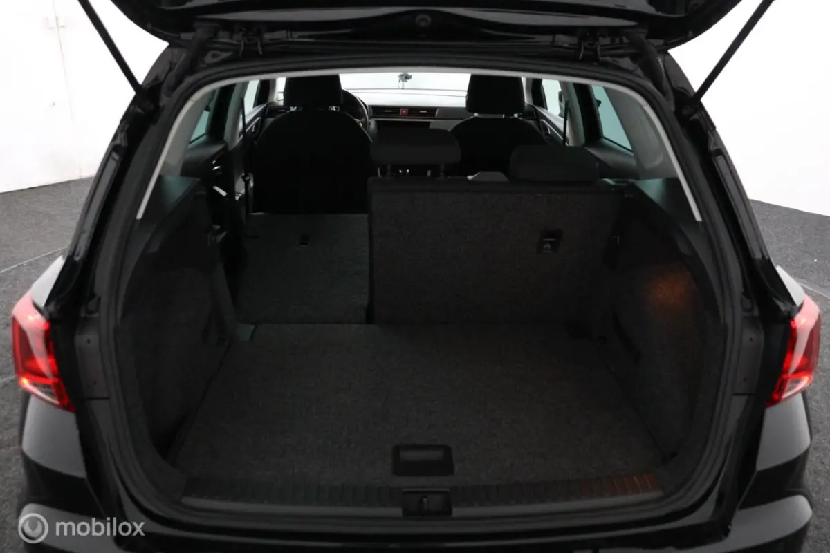 1.0 TSI Style Business Intense |CarPlay | NL-Auto | Clima | Camera | Sensoren V&A | All seasons | Dealer-staat |