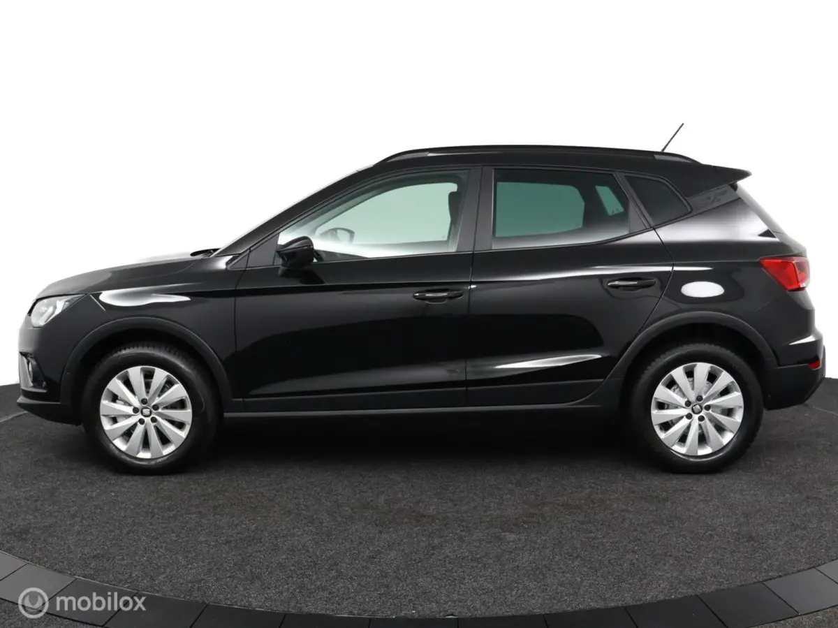 1.0 TSI Style Business Intense |CarPlay | NL-Auto | Clima | Camera | Sensoren V&A | All seasons | Dealer-staat |