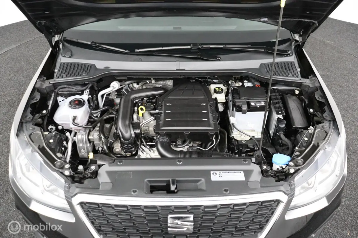 1.0 TSI Style Business Intense |CarPlay | NL-Auto | Clima | Camera | Sensoren V&A | All seasons | Dealer-staat |