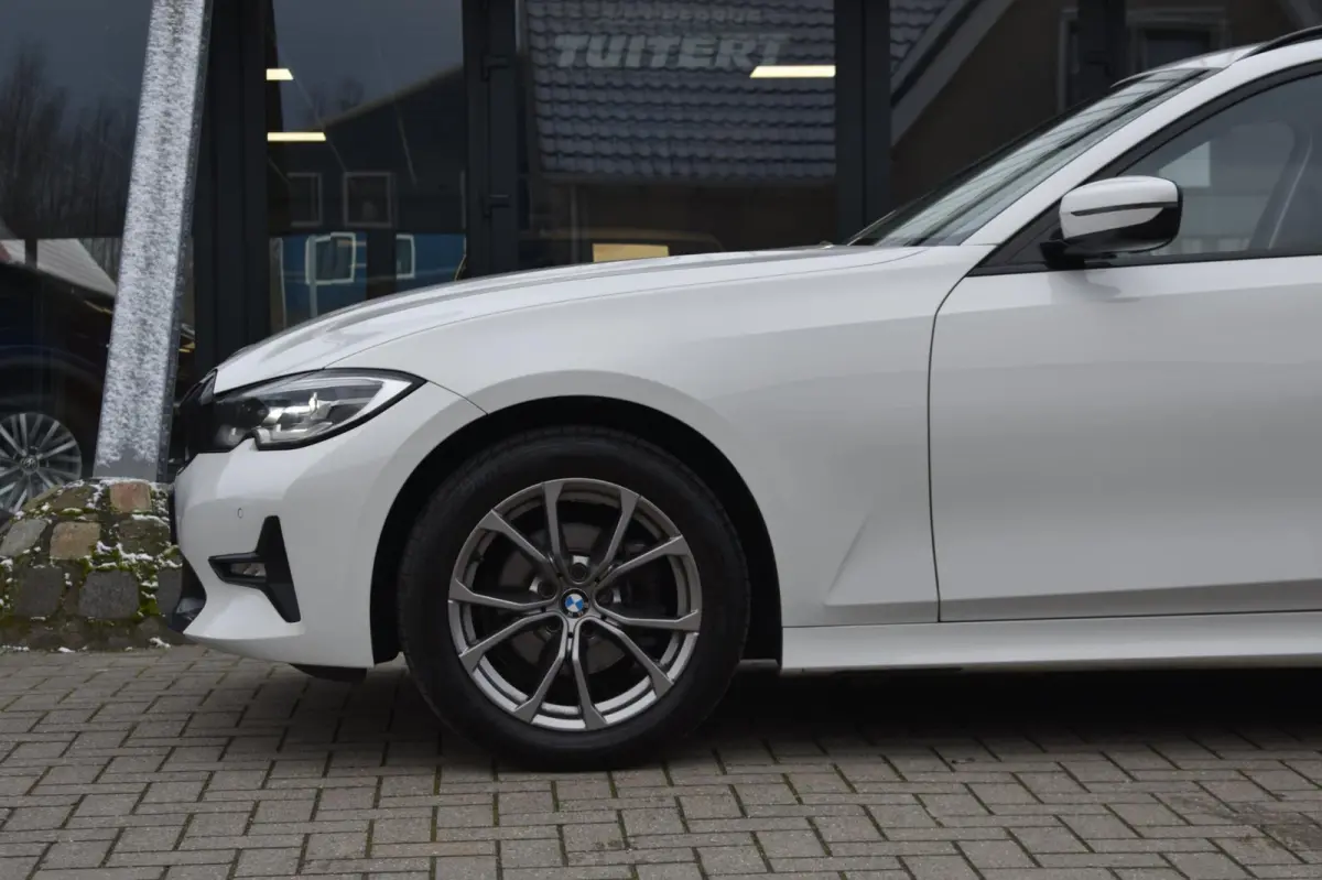 3 Serie High Executive Sport Line | TREKHAAK | APPLE CARPLAY | NAP | DEALER ONDERHOUDEN | ANDROID AUTO