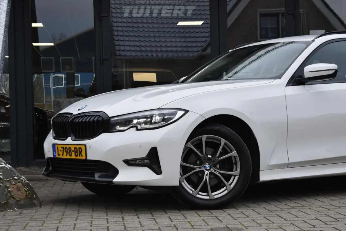 3 Serie High Executive Sport Line | TREKHAAK | APPLE CARPLAY | NAP | DEALER ONDERHOUDEN | ANDROID AUTO