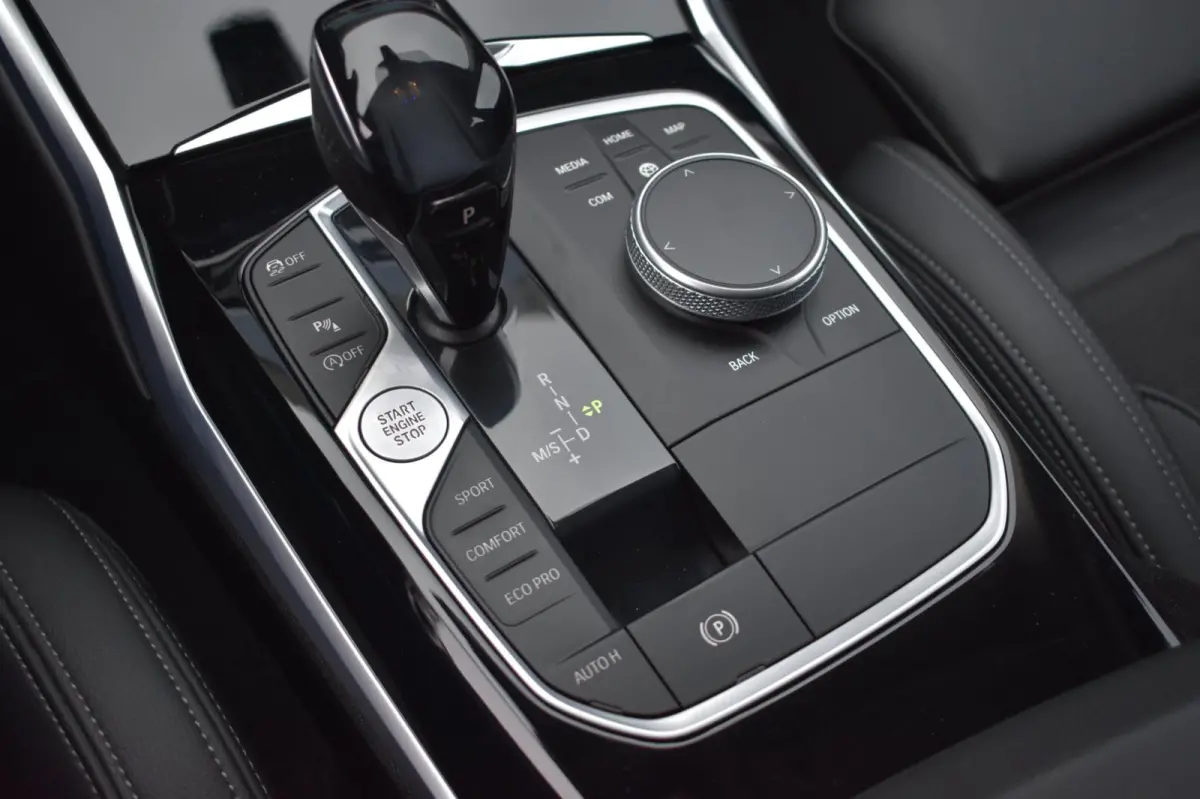 3 Serie High Executive Sport Line | TREKHAAK | APPLE CARPLAY | NAP | DEALER ONDERHOUDEN | ANDROID AUTO
