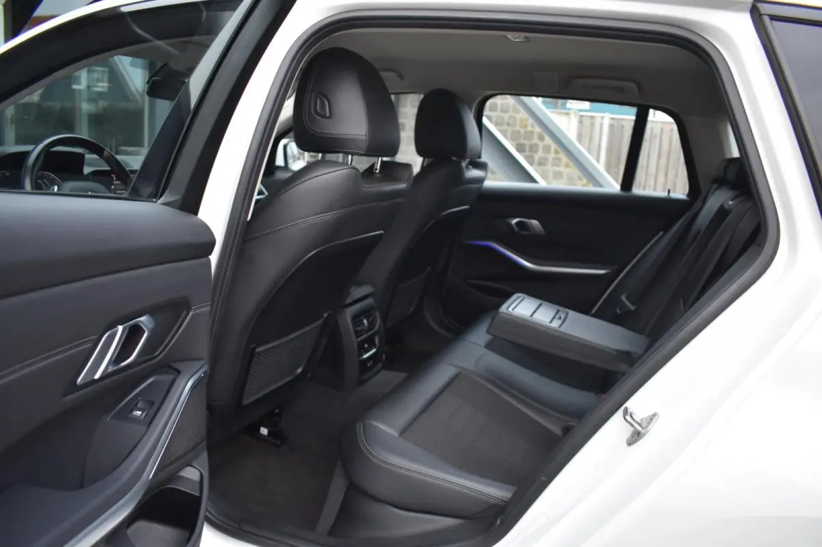 3 Serie High Executive Sport Line | TREKHAAK | APPLE CARPLAY | NAP | DEALER ONDERHOUDEN | ANDROID AUTO