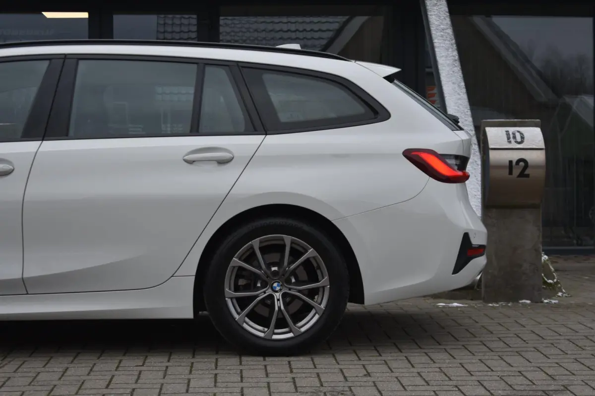 3 Serie High Executive Sport Line | TREKHAAK | APPLE CARPLAY | NAP | DEALER ONDERHOUDEN | ANDROID AUTO