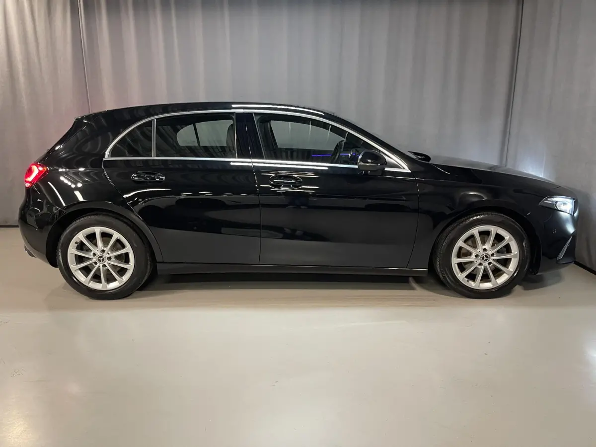 180 Advantage 17"/Sfeerverlichting/LED/Climate/Stoelverwarming/Apple Carplay & Android Auto