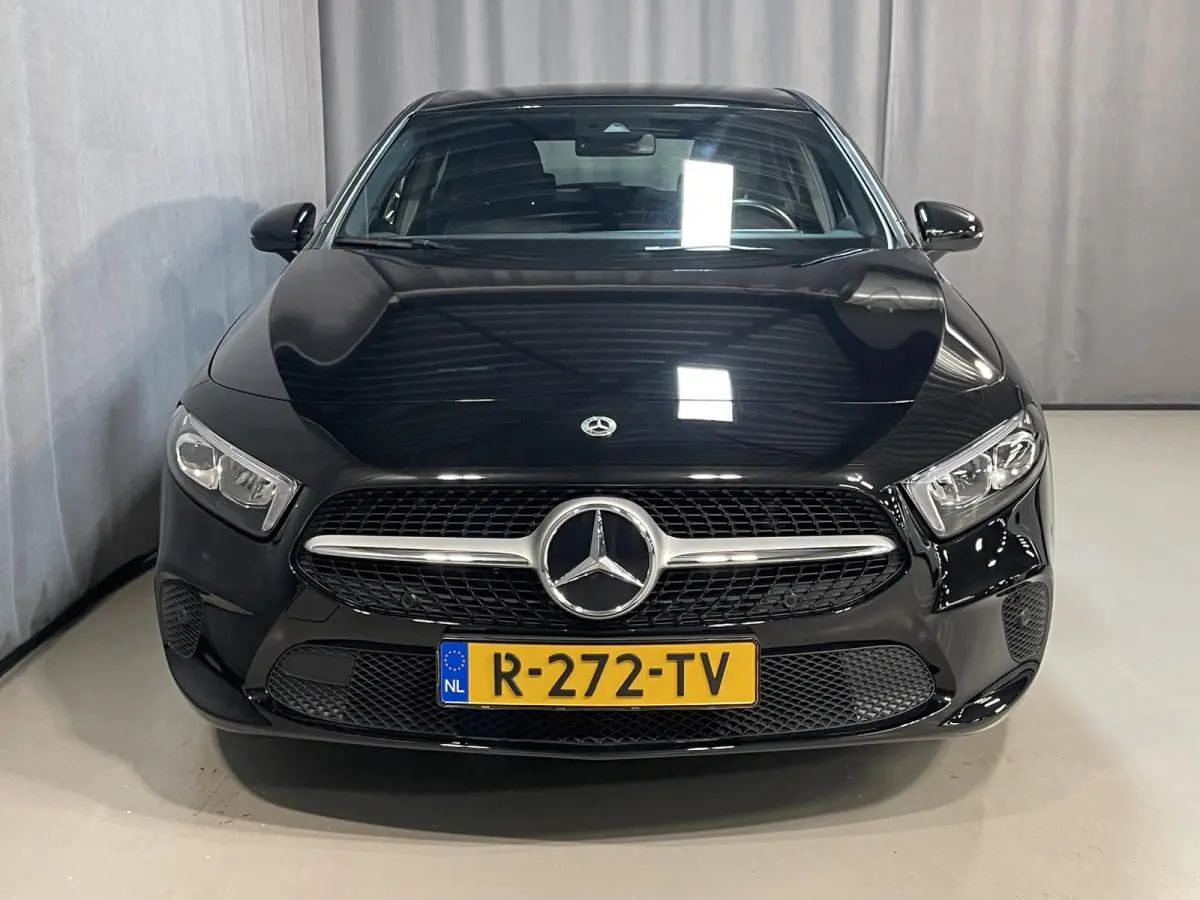 180 Advantage 17"/Sfeerverlichting/LED/Climate/Stoelverwarming/Apple Carplay & Android Auto