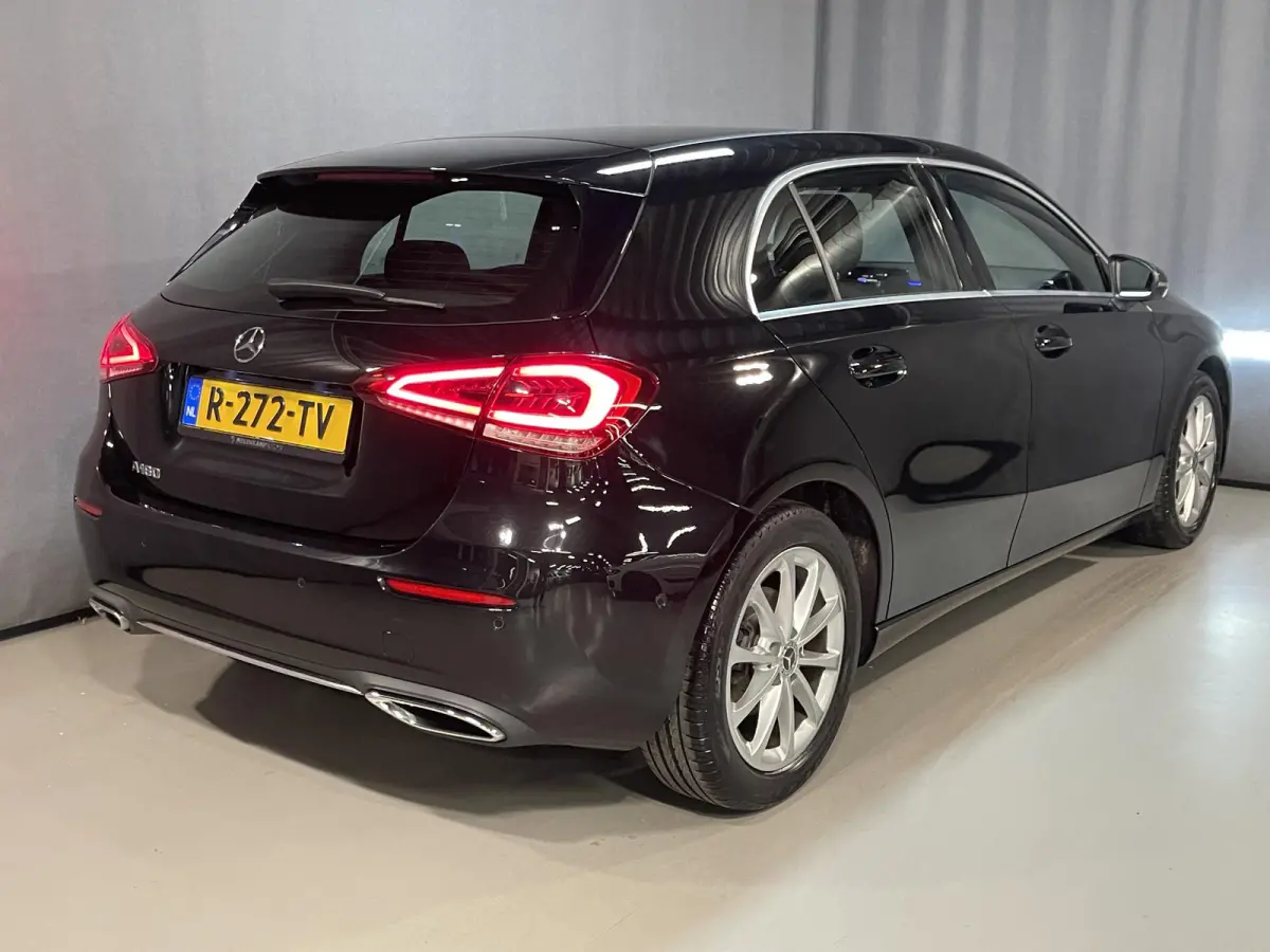 180 Advantage 17"/Sfeerverlichting/LED/Climate/Stoelverwarming/Apple Carplay & Android Auto