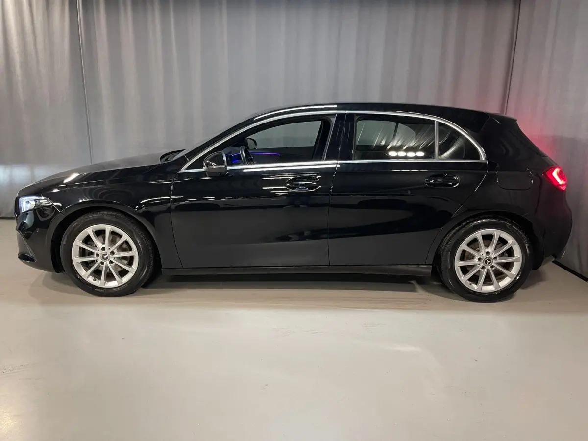 180 Advantage 17"/Sfeerverlichting/LED/Climate/Stoelverwarming/Apple Carplay & Android Auto