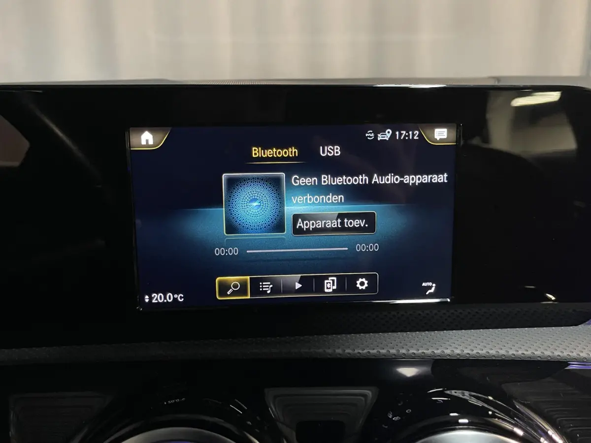 180 Advantage 17"/Sfeerverlichting/LED/Climate/Stoelverwarming/Apple Carplay & Android Auto