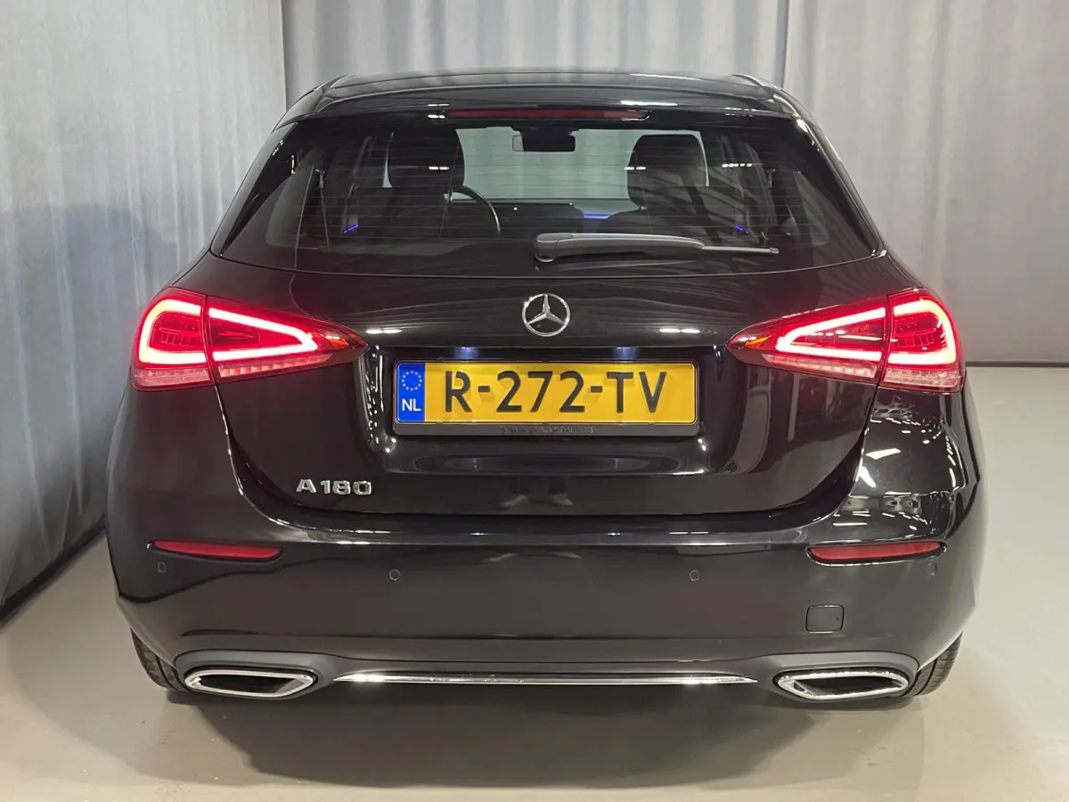 180 Advantage 17"/Sfeerverlichting/LED/Climate/Stoelverwarming/Apple Carplay & Android Auto