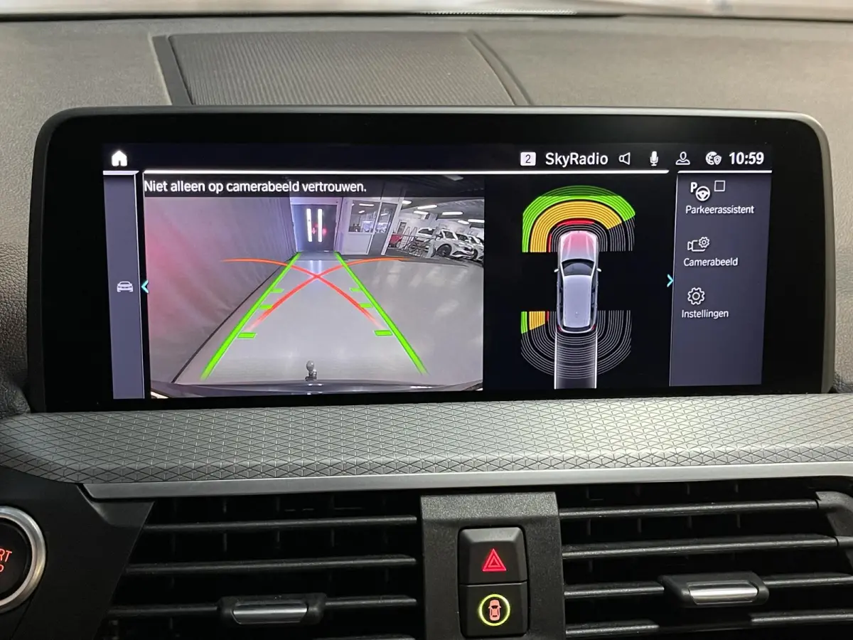 xDrive30e High Executive M Sport 19"/SOH 88%/Leder/Panoramadak/Trekhaak/Keyless/Head-up/Stoelverwarming/Sfeerverlichting/Camera/Apple Carplay & Android Auto