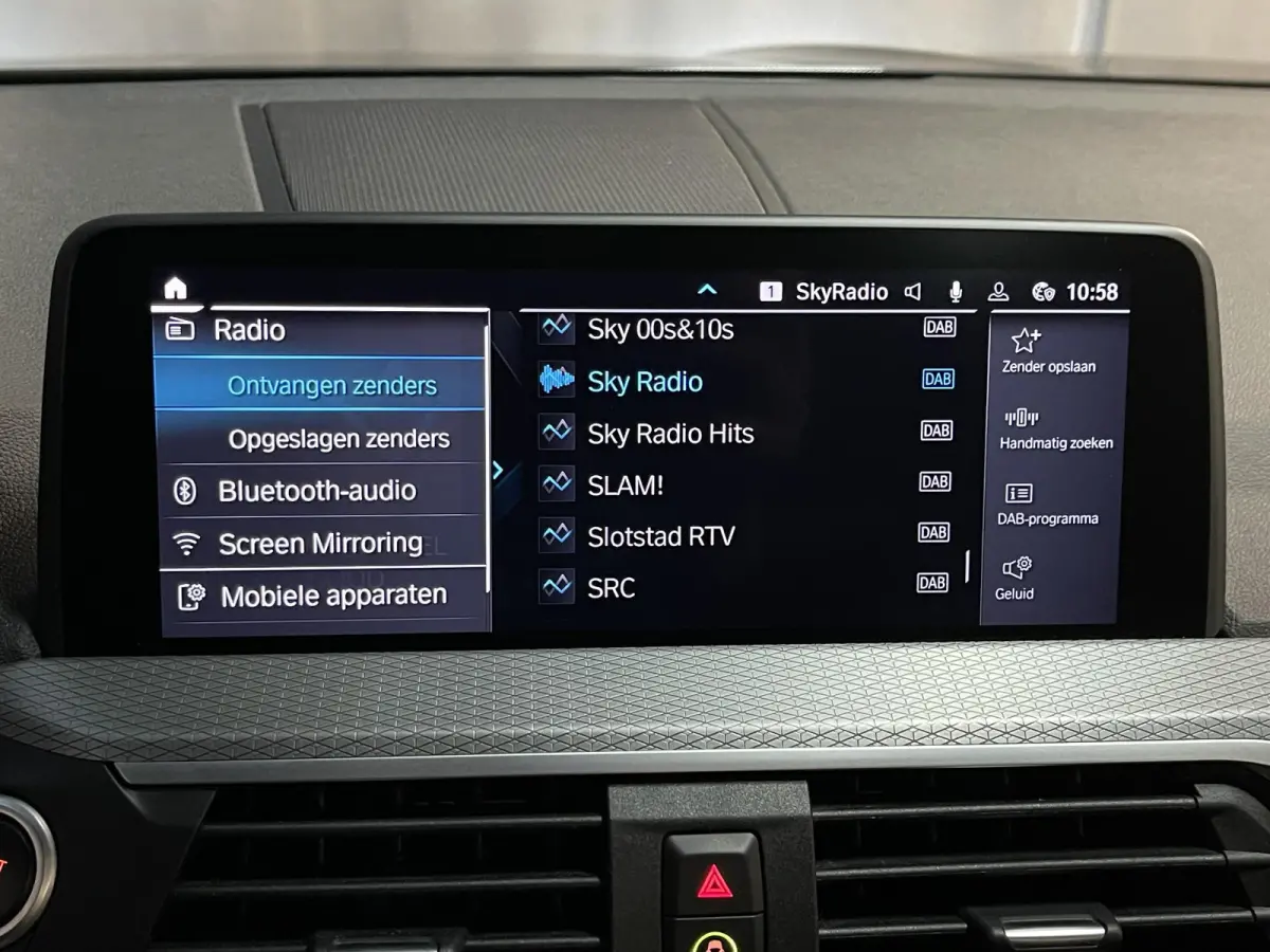 xDrive30e High Executive M Sport 19"/SOH 88%/Leder/Panoramadak/Trekhaak/Keyless/Head-up/Stoelverwarming/Sfeerverlichting/Camera/Apple Carplay & Android Auto