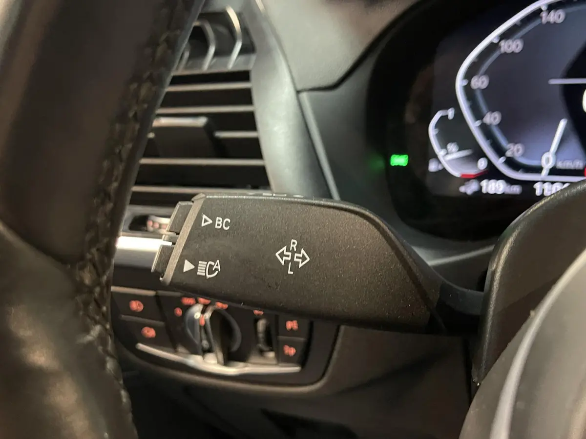 xDrive30e High Executive M Sport 19"/SOH 88%/Leder/Panoramadak/Trekhaak/Keyless/Head-up/Stoelverwarming/Sfeerverlichting/Camera/Apple Carplay & Android Auto