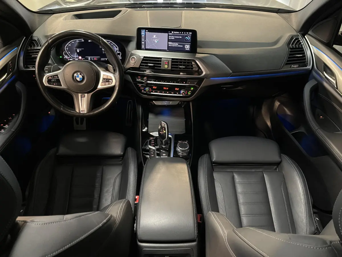 xDrive30e High Executive M Sport 19"/SOH 88%/Leder/Panoramadak/Trekhaak/Keyless/Head-up/Stoelverwarming/Sfeerverlichting/Camera/Apple Carplay & Android Auto