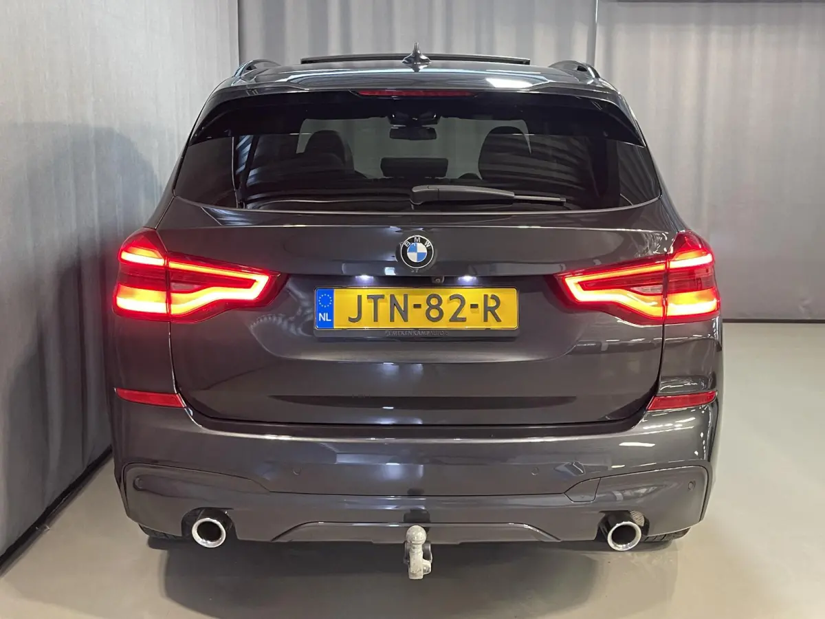 xDrive30e High Executive M Sport 19"/SOH 88%/Leder/Panoramadak/Trekhaak/Keyless/Head-up/Stoelverwarming/Sfeerverlichting/Camera/Apple Carplay & Android Auto
