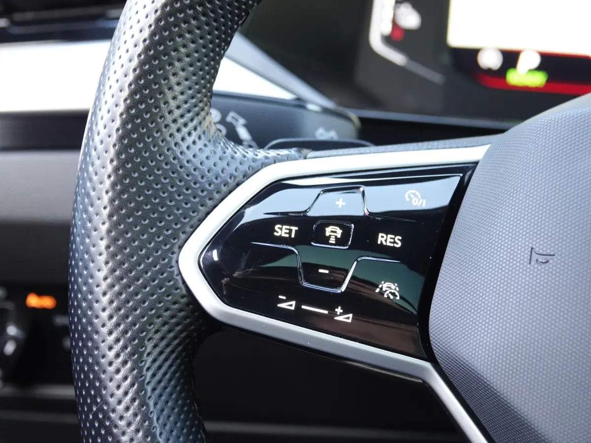 1.4 TSI eHybrid R-Line PANO | HUD | TREKH. | ACC | DODE-HOEK