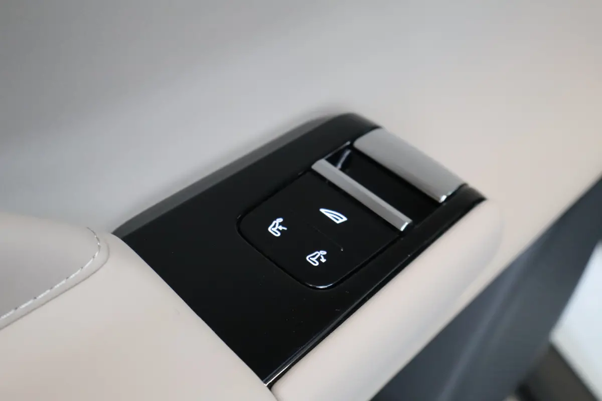 Extended Range 333PK Ultra 92 kWh | Pilot Assist | Bowers & Wilkins audiosysteem | 22" 5-Y-spaaks Glossy Black Diamond Cut