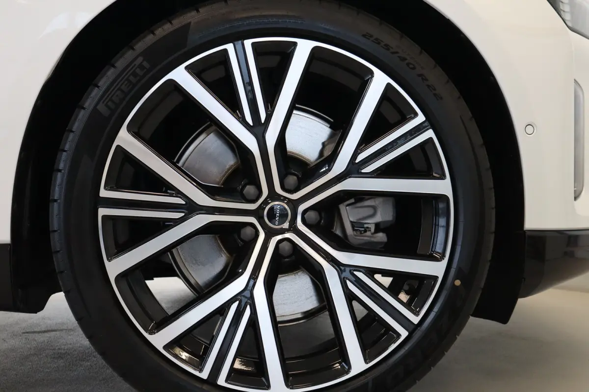 Extended Range 333PK Ultra 92 kWh | Pilot Assist | Bowers & Wilkins audiosysteem | 22" 5-Y-spaaks Glossy Black Diamond Cut