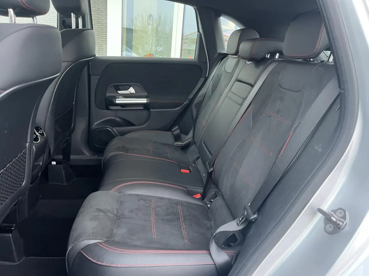 180 AMG CARPLAY+SFEER+LED+NL AUTO+CAMERA