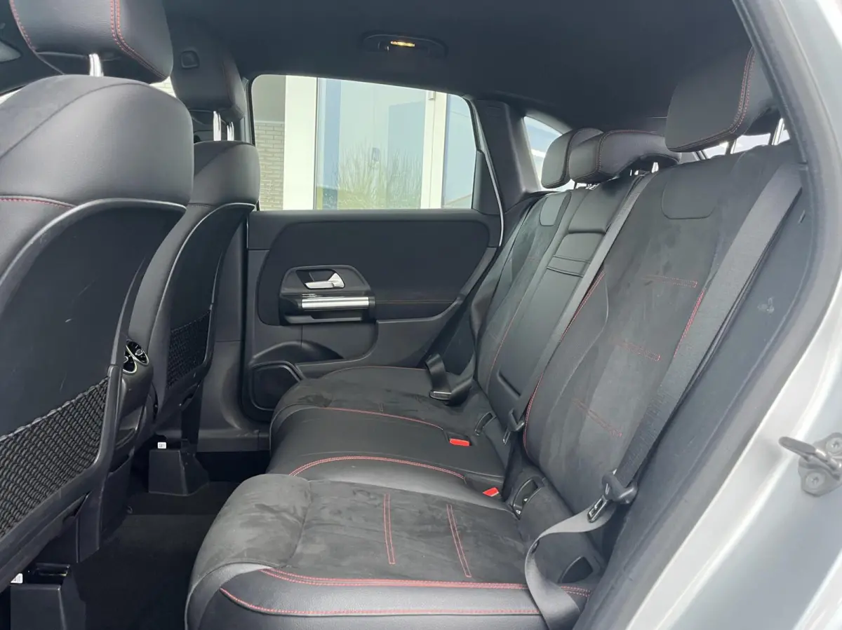 180 AMG CARPLAY+SFEER+LED+NL AUTO+CAMERA
