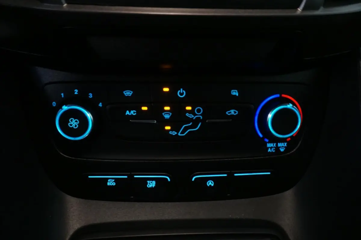1.5 EcoBlue L2 Trend Airco Navigatie Parkeersensoren Camera Cruise Control