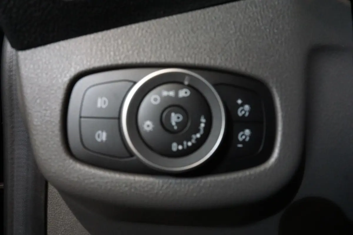 1.5 EcoBlue L2 Trend Airco Navigatie Parkeersensoren Camera Cruise Control