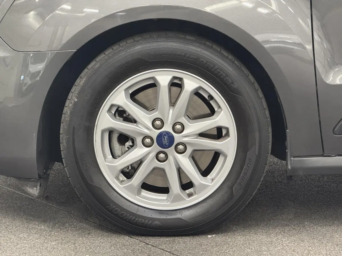 1.5 EcoBlue L2 Trend Airco Navigatie Parkeersensoren Camera Cruise Control