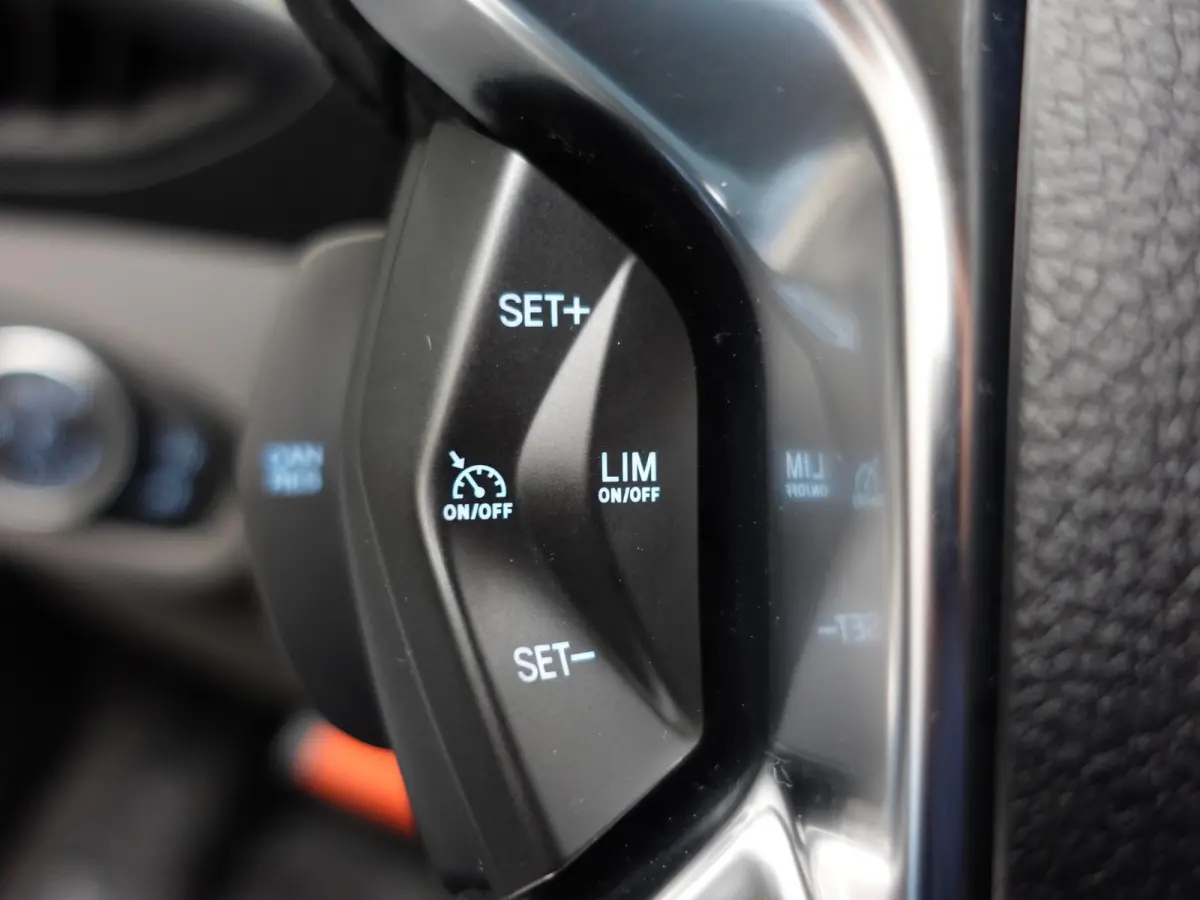 1.5 EcoBlue L2 Trend Airco Navigatie Parkeersensoren Camera Cruise Control