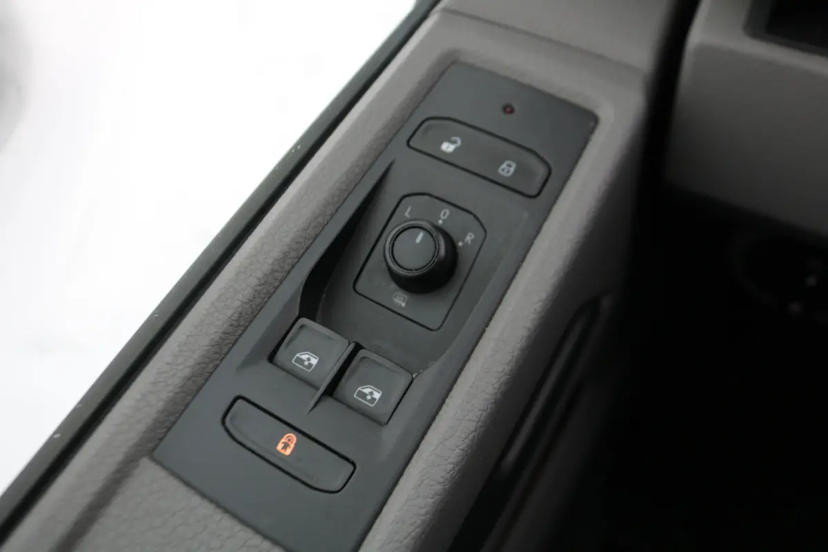 2.0 TDI L2 H1 DC 150pk Airco Navigatie Imperiaal