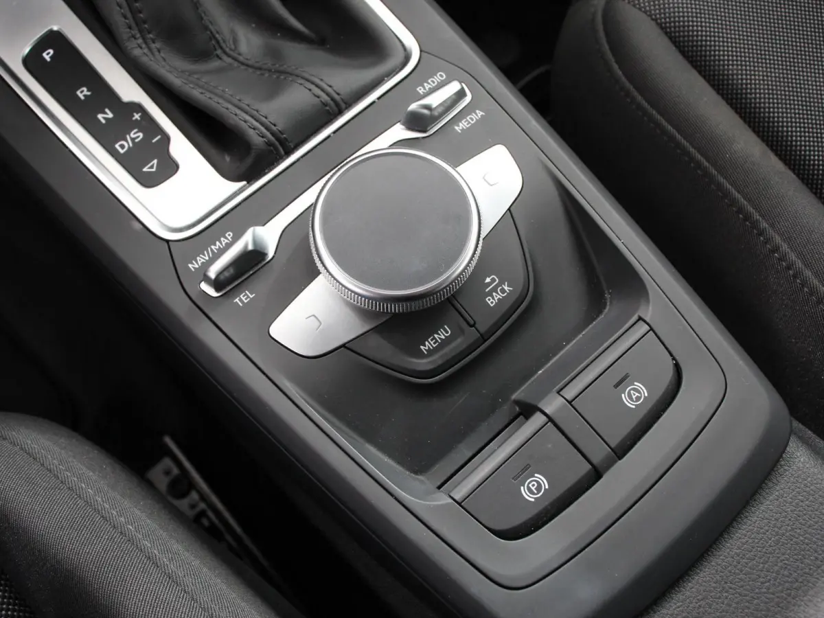 35 TFSI 150PK S-tronic Prestige Navigatie Apple Carplay/Android Auto  Adaptive Cruise Control Parkeersensoren Camera Stoelverwarming