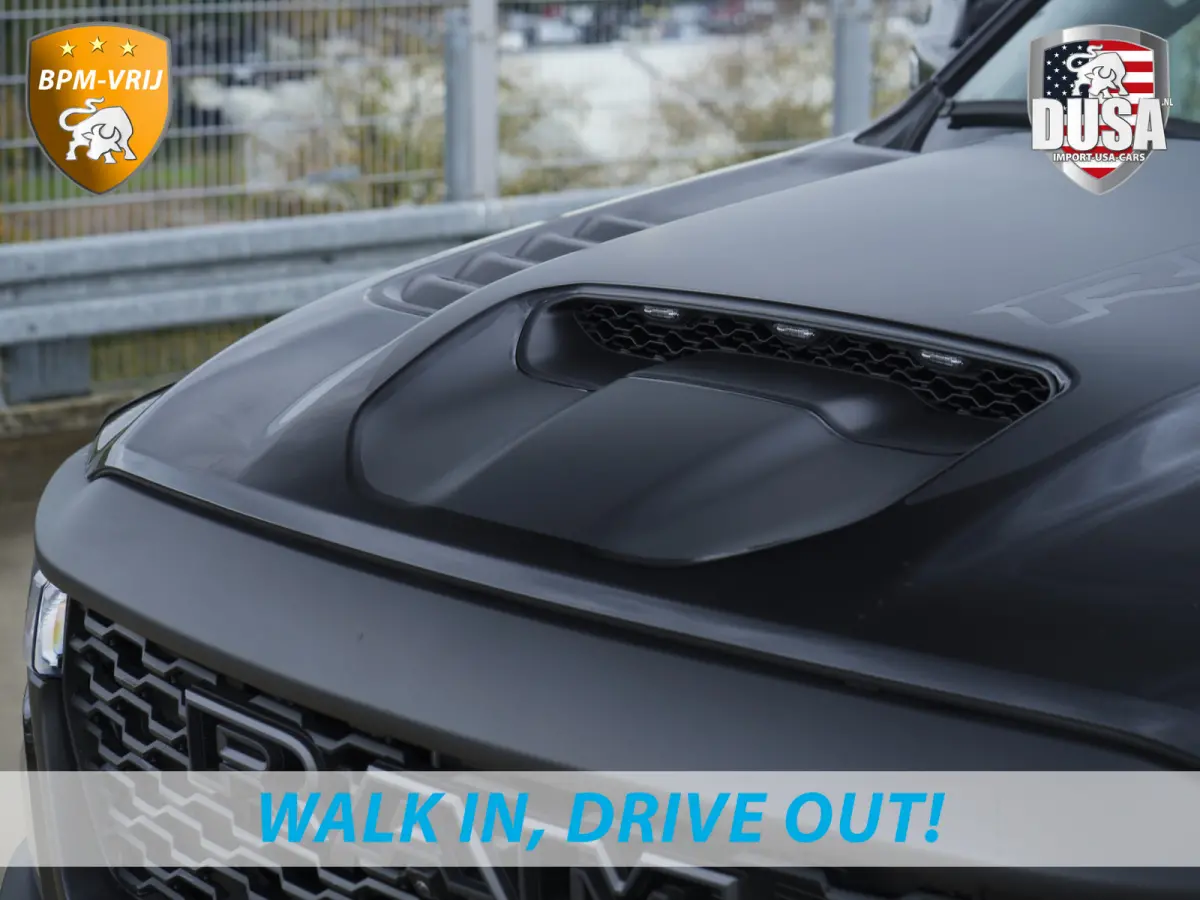 | RHO | 3.0L Twin-Turbo I6 | 4x4 | Crew Cab | Black Edition Panoramadak | 14,4-inch Touchscreen | Passenger Display | Getoonde accessoires zijn verkrijgbaar tegen meerprijs