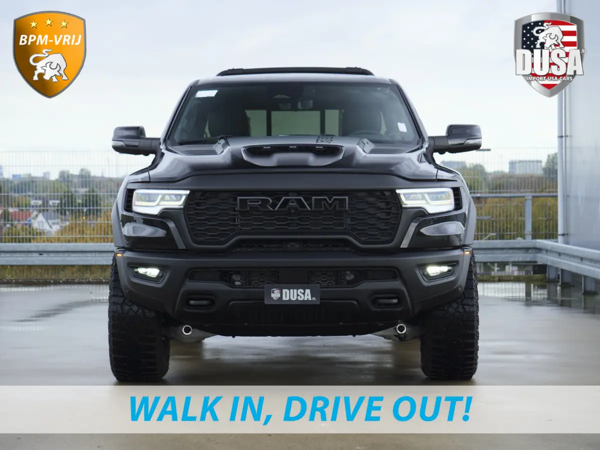 | RHO | 3.0L Twin-Turbo I6 | 4x4 | Crew Cab | Black Edition Panoramadak | 14,4-inch Touchscreen | Passenger Display | Getoonde accessoires zijn verkrijgbaar tegen meerprijs