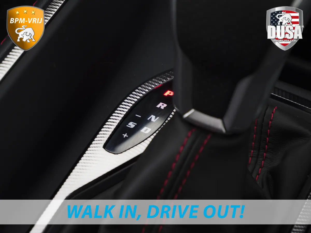| RHO | 3.0L Twin-Turbo I6 | 4x4 | Crew Cab | Black Edition Panoramadak | 14,4-inch Touchscreen | Passenger Display | Getoonde accessoires zijn verkrijgbaar tegen meerprijs