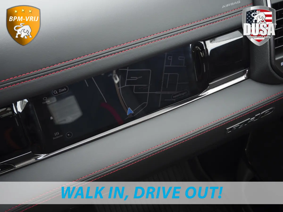 | RHO | 3.0L Twin-Turbo I6 | 4x4 | Crew Cab | Black Edition Panoramadak | 14,4-inch Touchscreen | Passenger Display | Getoonde accessoires zijn verkrijgbaar tegen meerprijs