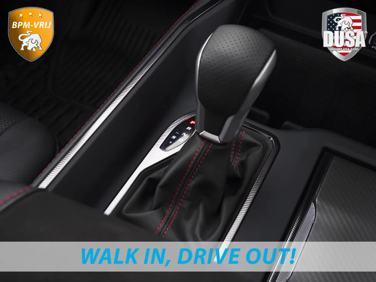 | RHO | 3.0L Twin-Turbo I6 | 4x4 | Crew Cab | Black Edition Panoramadak | 14,4-inch Touchscreen | Passenger Display | Getoonde accessoires zijn verkrijgbaar tegen meerprijs