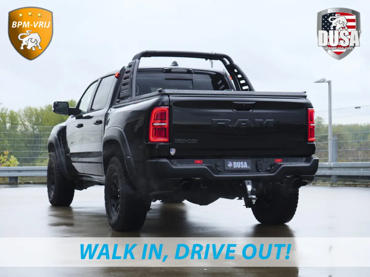 | RHO | 3.0L Twin-Turbo I6 | 4x4 | Crew Cab | Black Edition Panoramadak | 14,4-inch Touchscreen | Passenger Display | Getoonde accessoires zijn verkrijgbaar tegen meerprijs