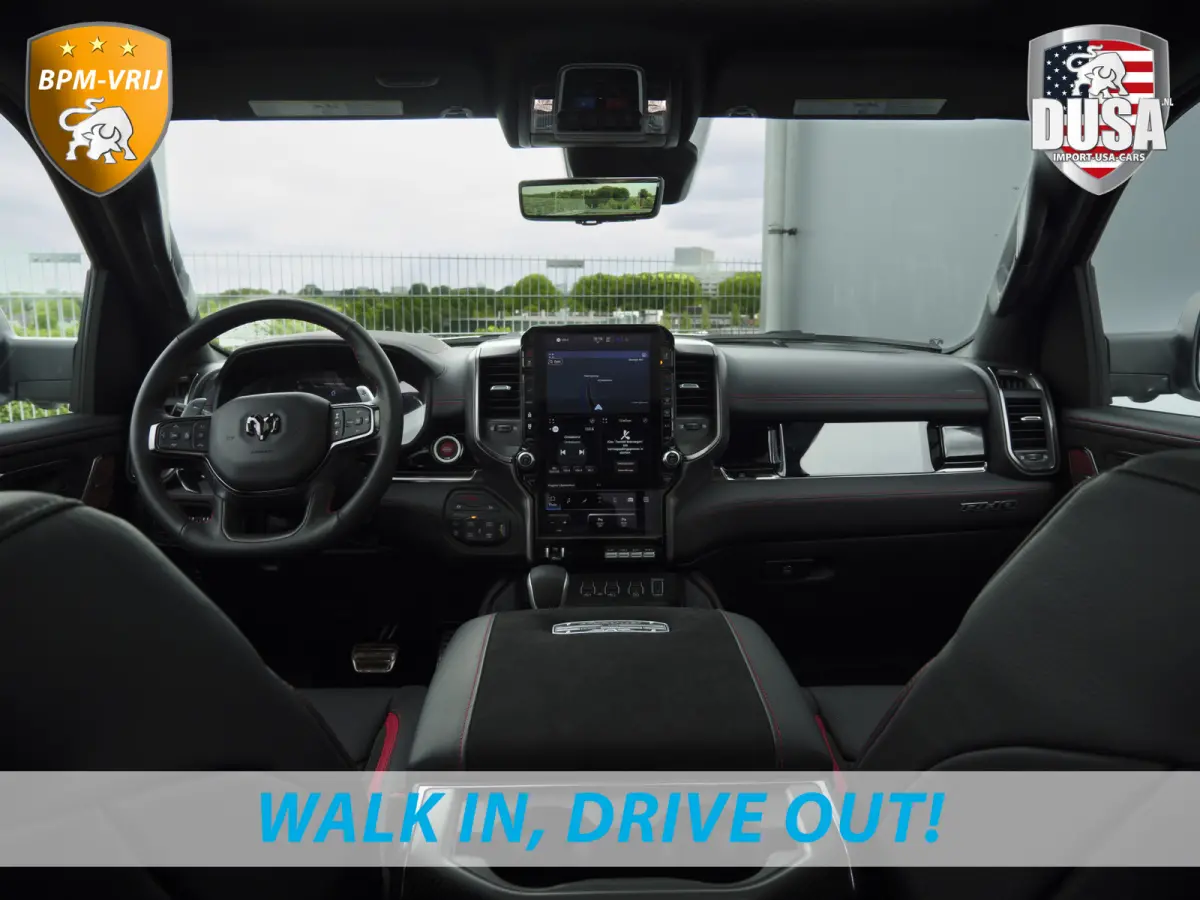 | RHO | 3.0L Twin-Turbo I6 | 4x4 | Crew Cab | Black Edition Panoramadak | 14,4-inch Touchscreen | Passenger Display | Getoonde accessoires zijn verkrijgbaar tegen meerprijs