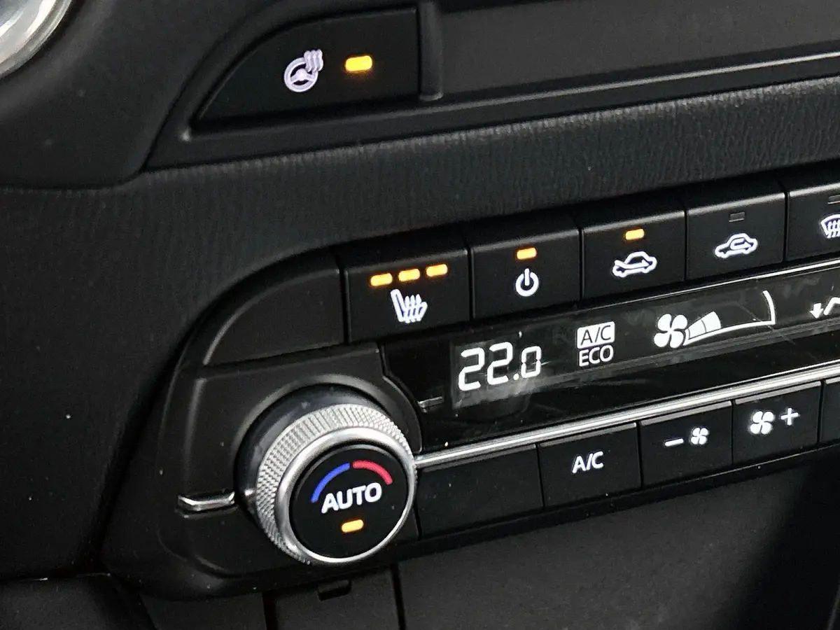 2.0 SkyActiv-G 165 Homura Limited | HEAD-UP | NAVIGATIE | CAMERA | STOEL-STUURWIELVERWARMING | DRAADLOZE TELEFOONLADER