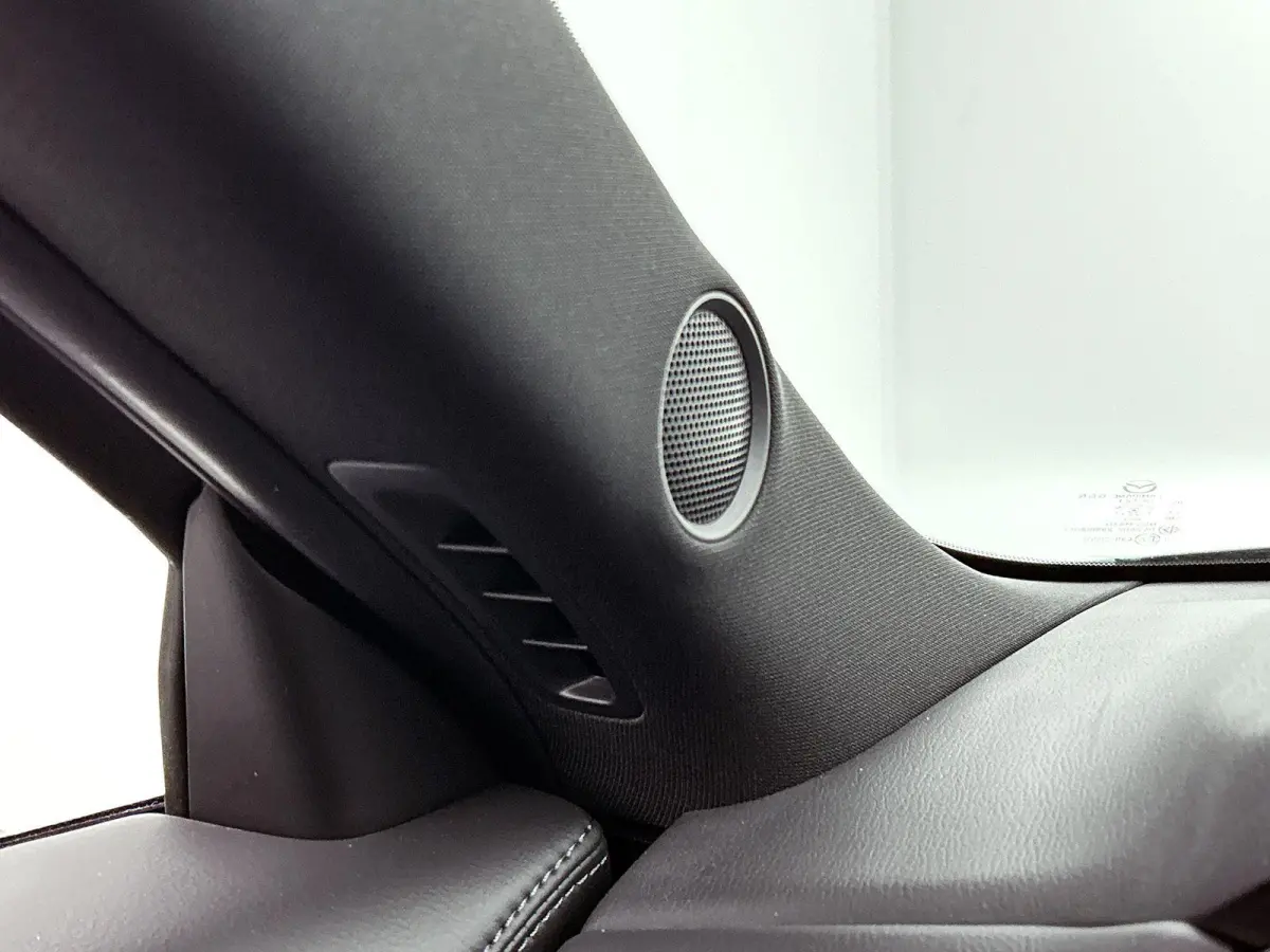 2.0 SkyActiv-G 165 Homura Limited | HEAD-UP | NAVIGATIE | CAMERA | STOEL-STUURWIELVERWARMING | DRAADLOZE TELEFOONLADER