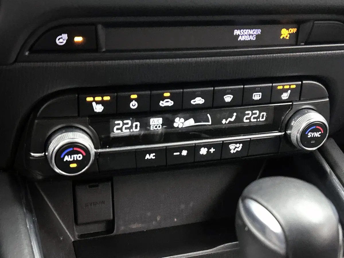 2.0 SkyActiv-G 165 Homura Limited | HEAD-UP | NAVIGATIE | CAMERA | STOEL-STUURWIELVERWARMING | DRAADLOZE TELEFOONLADER