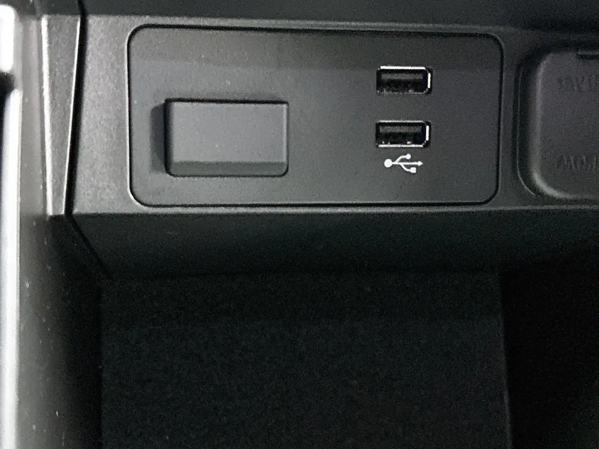 2.0 SkyActiv-G 165 Homura Limited | HEAD-UP | NAVIGATIE | CAMERA | STOEL-STUURWIELVERWARMING | DRAADLOZE TELEFOONLADER