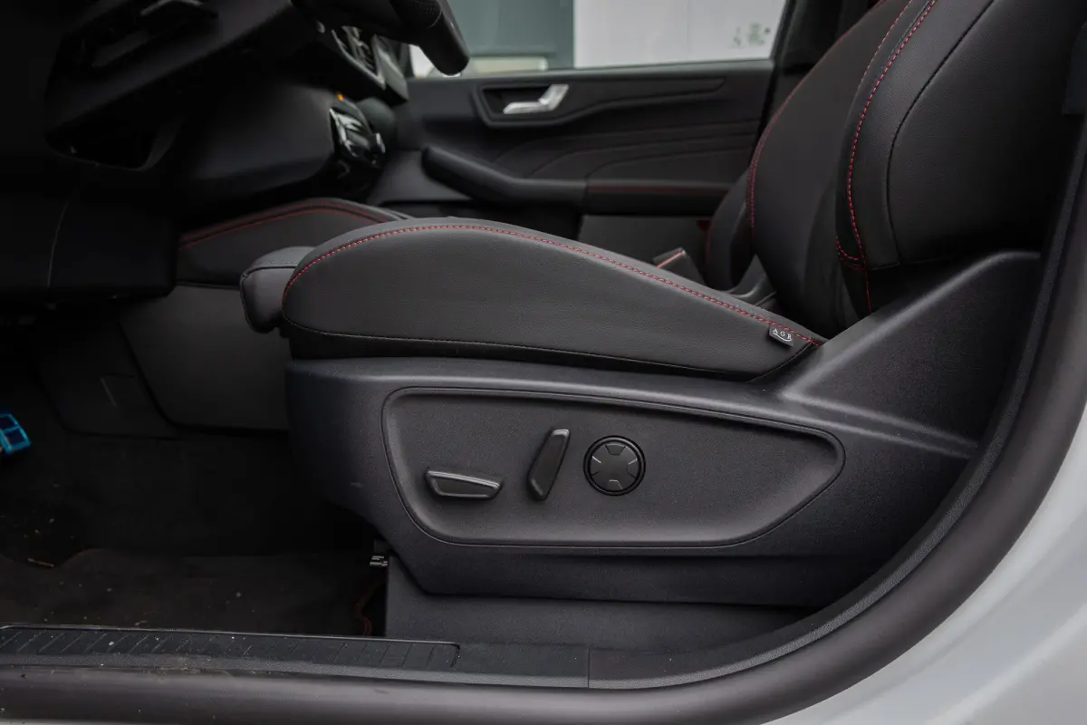 2.5 PHEV ST-Line X | Adaptive Cruise | Stoelen Elek. | Elek. panormadak | Cruise control adaptief | Adaptieve Matrix LED koplampen met Coast to Coast signature LED verlichting | Apple Carpla
