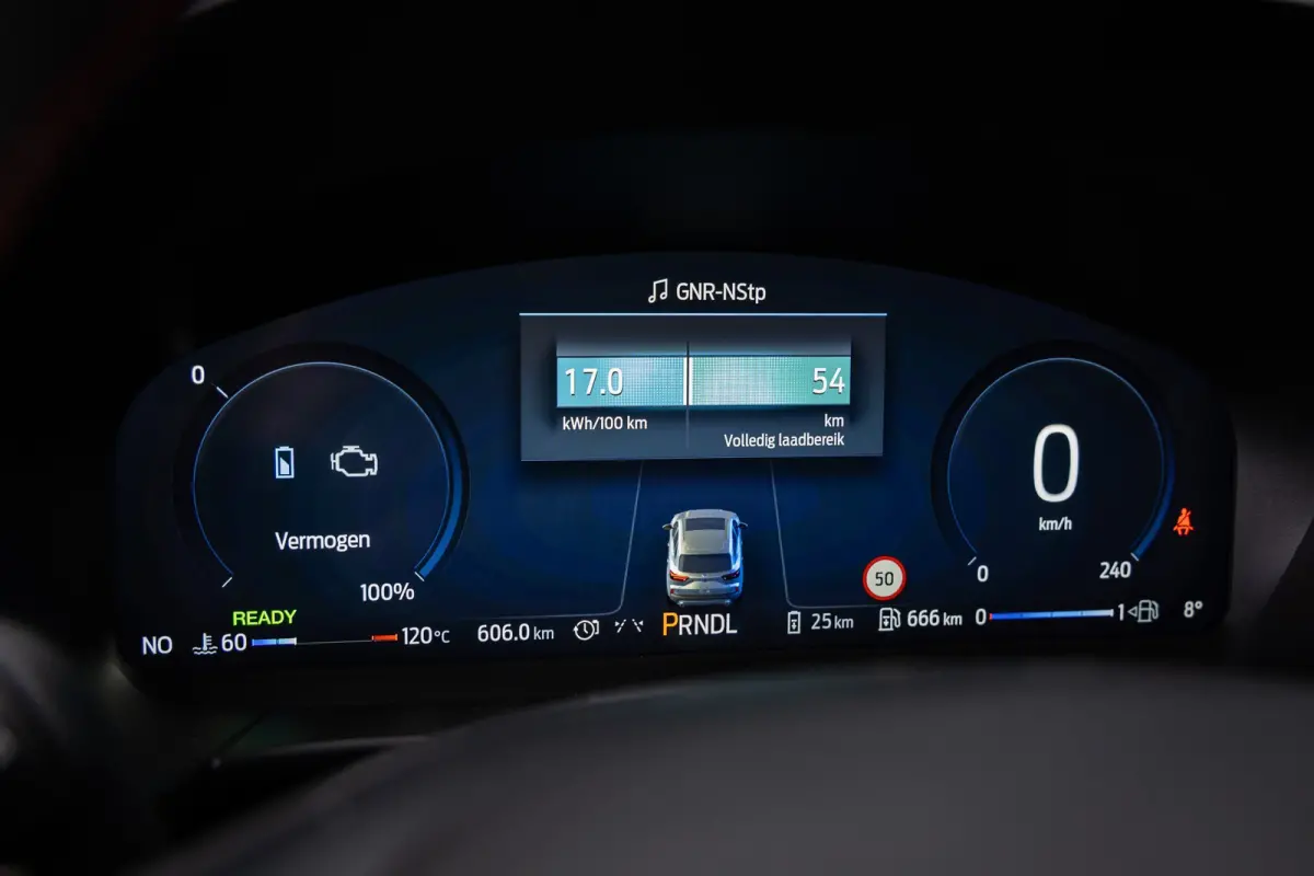 2.5 PHEV ST-Line X | Adaptive Cruise | Stoelen Elek. | Elek. panormadak | Cruise control adaptief | Adaptieve Matrix LED koplampen met Coast to Coast signature LED verlichting | Apple Carpla