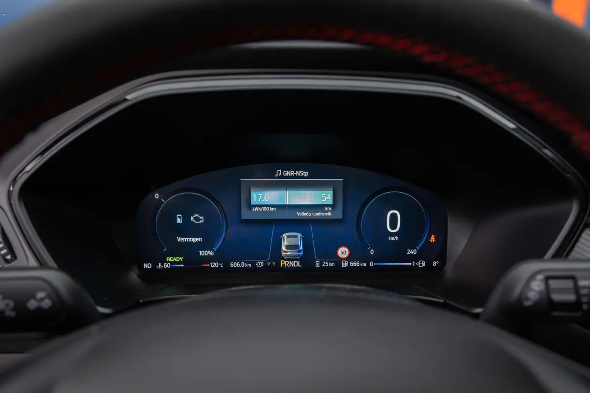 2.5 PHEV ST-Line X | Adaptive Cruise | Stoelen Elek. | Elek. panormadak | Cruise control adaptief | Adaptieve Matrix LED koplampen met Coast to Coast signature LED verlichting | Apple Carpla