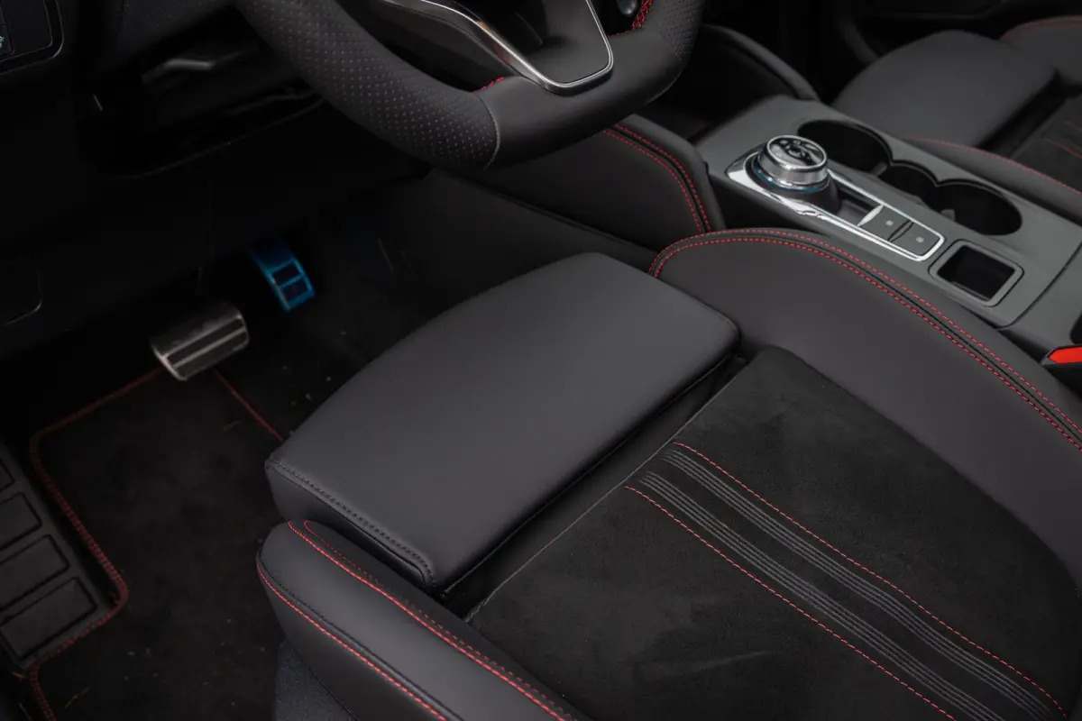 2.5 PHEV ST-Line X | Adaptive Cruise | Stoelen Elek. | Elek. panormadak | Cruise control adaptief | Adaptieve Matrix LED koplampen met Coast to Coast signature LED verlichting | Apple Carpla