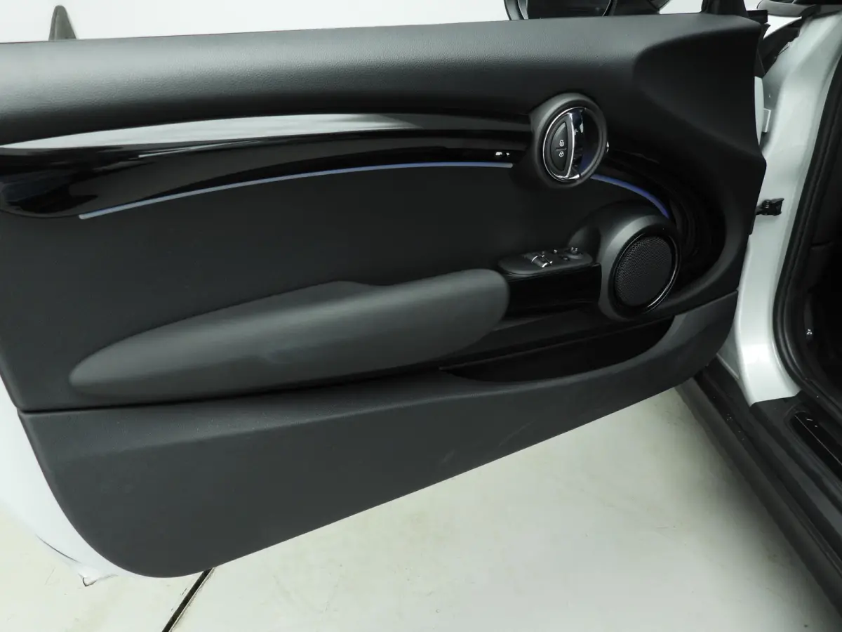 Cooper Camden Go Edition / Automaat / Leder / Sportstoelen / LED / Stoelverwarming / Climate / Alu wielen