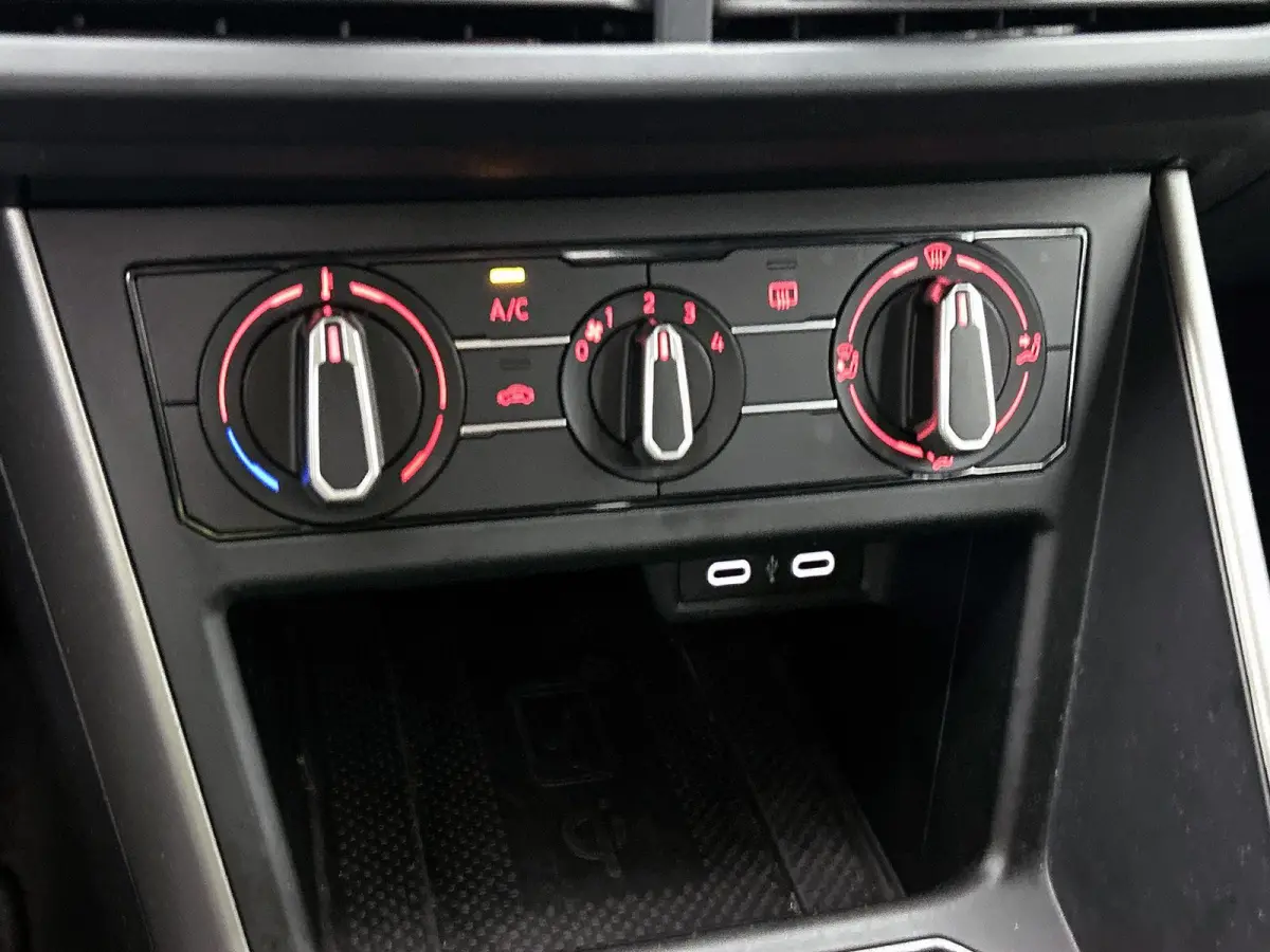 1.0 TSI Comfortline | 95 PK | Airco | Navigatie | Apple Carplay / Android Auto |  Buitenspiegels Elektrisch Verstel / Verwarmbaar | Cruise Control Adaptief | LED Dagrijverlichting | Start/St