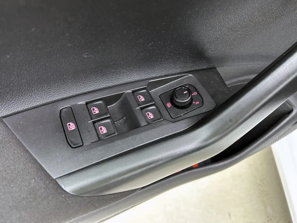1.0 TSI Comfortline | 95 PK | Airco | Navigatie | Apple Carplay / Android Auto |  Buitenspiegels Elektrisch Verstel / Verwarmbaar | Cruise Control Adaptief | LED Dagrijverlichting | Start/St
