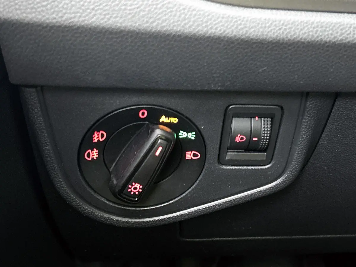 1.0 TSI Comfortline | 95 PK | Airco | Navigatie | Apple Carplay / Android Auto |  Buitenspiegels Elektrisch Verstel / Verwarmbaar | Cruise Control Adaptief | LED Dagrijverlichting | Start/St